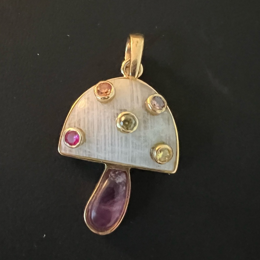 Brent Neale look-alike Stone and Gemstone Gold Plated Assorted Mushrooms…
